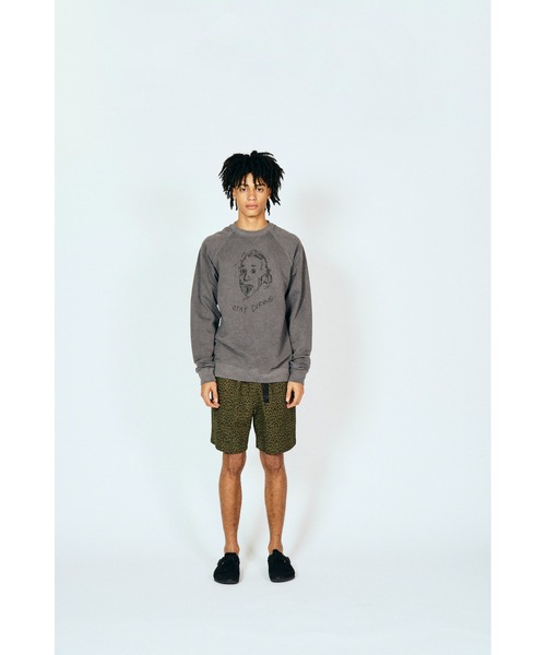 THRIFTY LOOK（スリフティールック）の「THRIFTY LOOK スリフティルック / "STAY CURIOUS"RAGLAN LS CREW（スウェット・メンズ・ブラック/ホワイト/スミクロ・MEDIUM/LARGE/X-LARGE）」の3枚目の写真