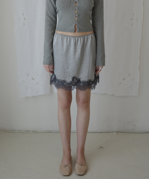SALON DE YOHN（サロンドヨーン）の「Banding Lace Satin Skirt_ Gray（スカート・レディース・その他・SMALL/MEDIUM）」の4枚目の写真