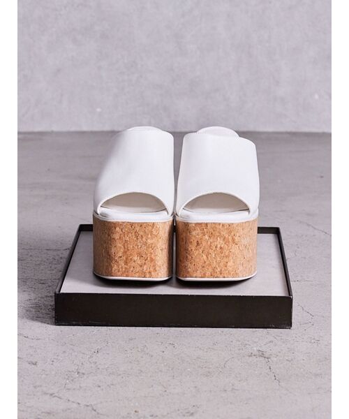 GYDA(ジェイダ)の「コルクチャンキーサンダル(サンダル・レディース・ブラック/オフホワイト・SMALL/MEDIUM/LARGE)」の5枚目の写真