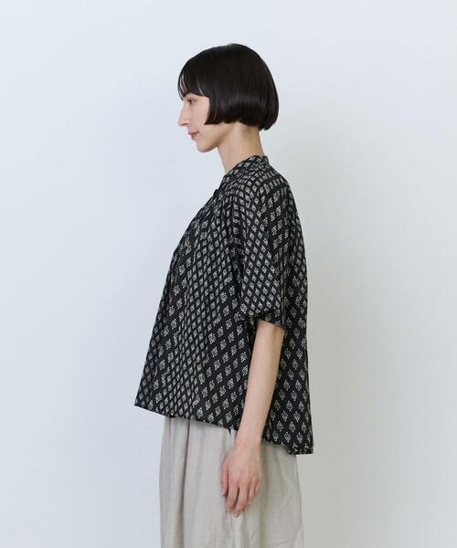 LOISIR（ロワズィール）の「インドコットンボイル小紋柄プリントブラウス（シャツ/ブラウス・レディース・ブラック系その他/ベージュ系その他・FREE）」の11枚目の写真