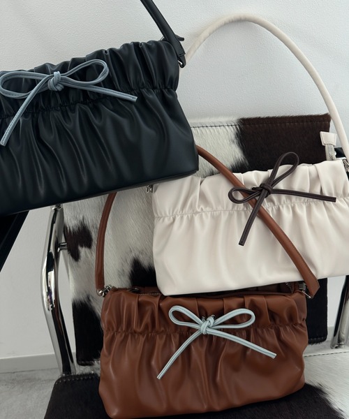 loin nuit（ロワンニュイ）の「2way gather hand bag / 2wayギャザーハンドバッグ（ショルダーバッグ・レディース・アイボリー/キャメル/ブラック・FREE）」の8枚目の写真