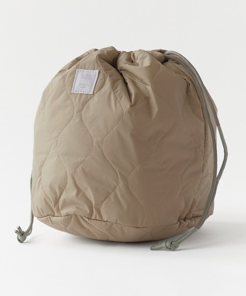 MIS（エムアイエス）の「MIS/エムアイエス MILITARY QUILTED EFFECTS BAG ミリタリーキルトエフェクトバッグ ミニバッグ 巾着ポーチ 小物入れ 2026年 夏 夏服（ハンドバッグ・レディース・ブラック/ベージュ/グリーン/ブルー/イエロー/ピンク・FREE）」の8枚目の写真