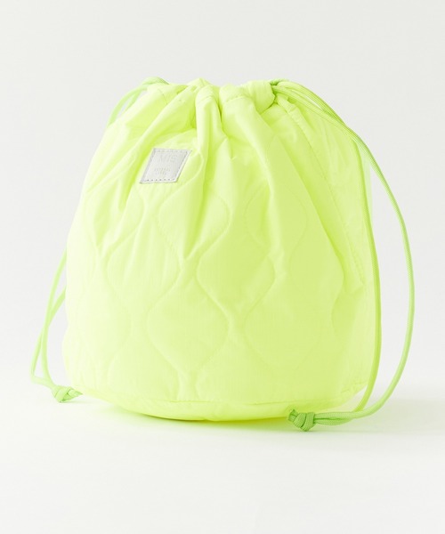 MIS（エムアイエス）の「MIS/エムアイエス MILITARY QUILTED EFFECTS BAG ミリタリーキルトエフェクトバッグ ミニバッグ 巾着ポーチ 小物入れ 2026年 夏 夏服（ハンドバッグ・レディース・ブラック/ベージュ/グリーン/ブルー/イエロー/ピンク・FREE）」の11枚目の写真