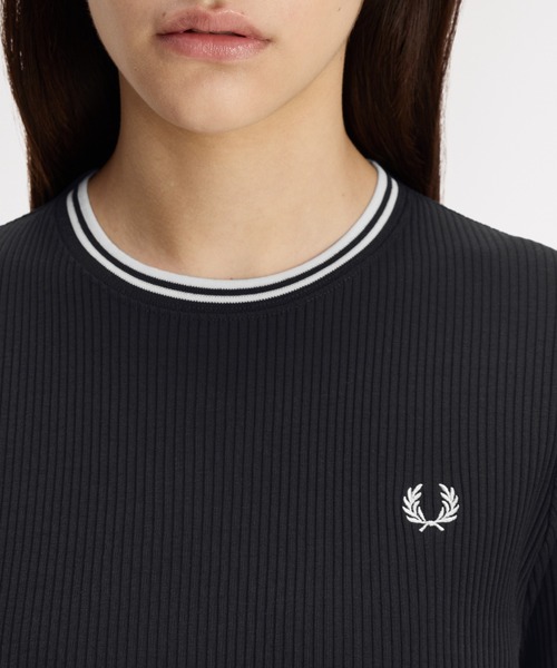FRED PERRY(フレッドペリー)の「Twin Tipped Ribbed T-Shirt/ツインティップリブTシャツ(Tシャツ/カットソー・レディース・ブラック/ベージュ・10/8)」の4枚目の写真