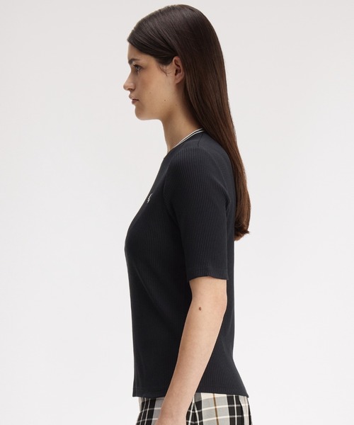 FRED PERRY(フレッドペリー)の「Twin Tipped Ribbed T-Shirt/ツインティップリブTシャツ(Tシャツ/カットソー・レディース・ブラック/ベージュ・10/8)」の6枚目の写真
