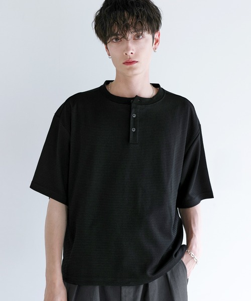 ETELIO(エテリオ)の「ワッフルヘンリーネックドローコードTシャツ(Tシャツ/カットソー・メンズ・チャコール/グレー/ブラック・L/M/XL/S)」の4枚目の写真