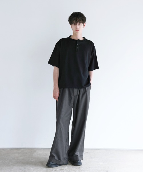 ETELIO(エテリオ)の「ワッフルヘンリーネックドローコードTシャツ(Tシャツ/カットソー・メンズ・チャコール/グレー/ブラック・L/M/XL/S)」の11枚目の写真