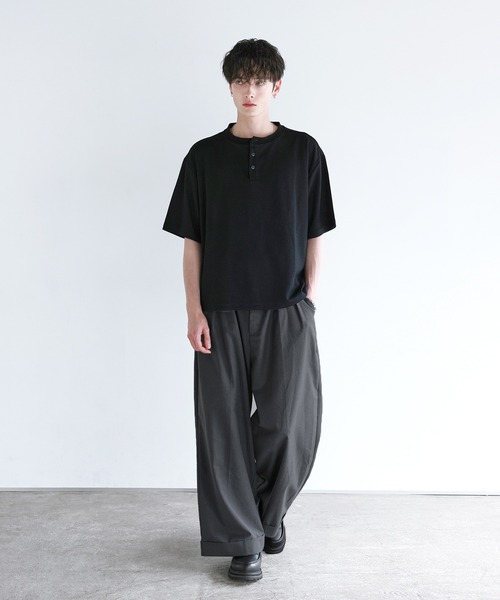 ETELIO(エテリオ)の「ワッフルヘンリーネックドローコードTシャツ(Tシャツ/カットソー・メンズ・チャコール/グレー/ブラック・L/M/XL/S)」の12枚目の写真