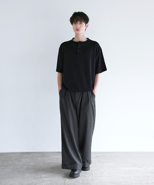 ETELIO(エテリオ)の「ワッフルヘンリーネックドローコードTシャツ(Tシャツ/カットソー・メンズ・チャコール/グレー/ブラック・L/M/XL/S)」の15枚目の写真