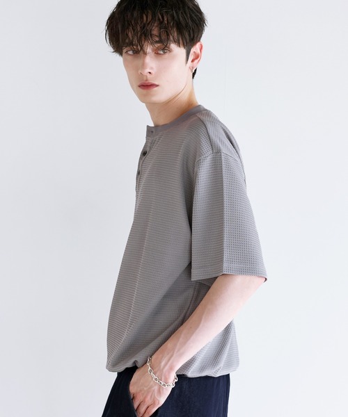 ETELIO(エテリオ)の「ワッフルヘンリーネックドローコードTシャツ(Tシャツ/カットソー・メンズ・チャコール/グレー/ブラック・L/M/XL/S)」の21枚目の写真