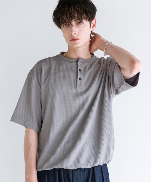 ETELIO(エテリオ)の「ワッフルヘンリーネックドローコードTシャツ(Tシャツ/カットソー・メンズ・チャコール/グレー/ブラック・L/M/XL/S)」の19枚目の写真
