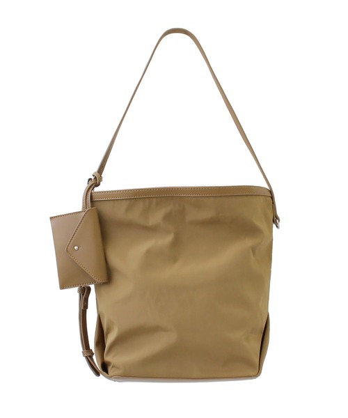 Dhyana.(ディアナドット)の「ナイロンバケットトート(トートバッグ・レディース・ブラウン/オフホワイト/ブラック・FREE)」の3枚目の写真