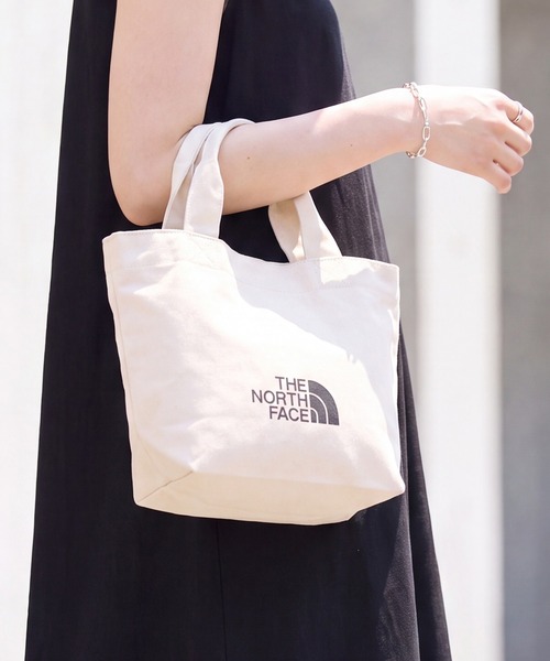 THE NORTH FACE（ザノースフェイス）の「【THE NORTH FACE/ザノースフェイス】TNF LOGO COTTON BAG S / ロゴ コットン ミニ ハンドバッグ（トートバッグ・メンズ・オレンジ/クリーム/ブラック/ライトブルー・FREE）」の16枚目の写真