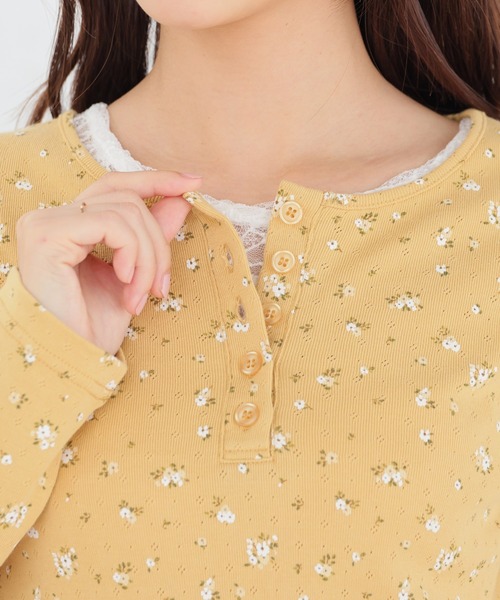 Honeys（ハニーズ）の「小花柄ヘンリートップス（Tシャツ/カットソー・レディース・ホワイト系その他2/グレー系その他3/グレー系その他2/イエロー系その他2・L/S/M）」の18枚目の写真