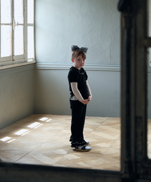 IENA ENFANT(イエナアンファン)の「【Uhr/ウーア】別注 pile frill tops(Tシャツ/カットソー・キッズ・グレー/ブラック・80/100/110)」の4枚目の写真