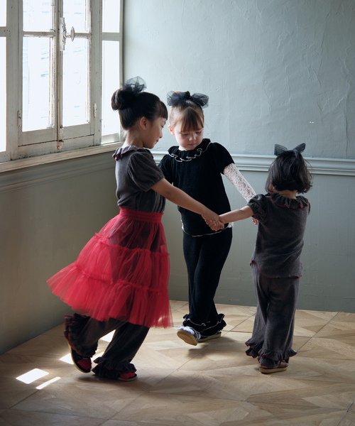 IENA ENFANT(イエナアンファン)の「【Uhr/ウーア】別注 pile frill tops(Tシャツ/カットソー・キッズ・グレー/ブラック・80/100/110)」の6枚目の写真