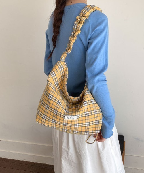 mebole(メボレ)の「gathered check shoulder bag(ショルダーバッグ・レディース・イエロー/レッド/ブルー・FREE)」の10枚目の写真