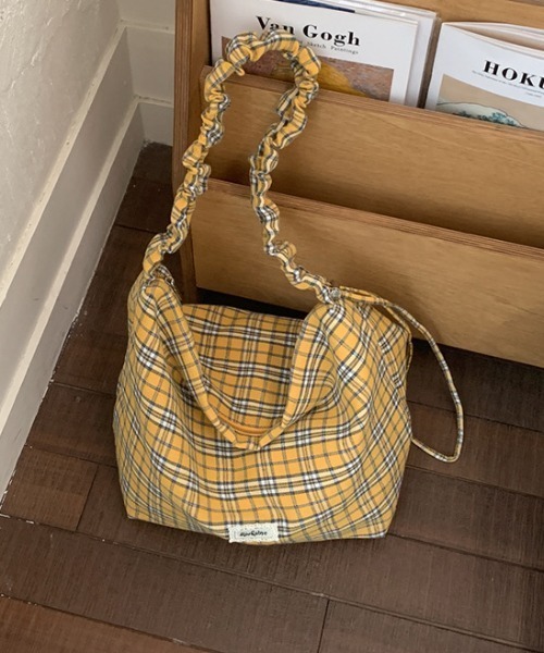 mebole(メボレ)の「gathered check shoulder bag(ショルダーバッグ・レディース・イエロー/レッド/ブルー・FREE)」の15枚目の写真