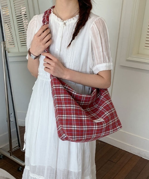 mebole(メボレ)の「gathered check shoulder bag(ショルダーバッグ・レディース・イエロー/レッド/ブルー・FREE)」の20枚目の写真