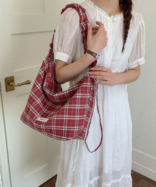 mebole(メボレ)の「gathered check shoulder bag(ショルダーバッグ・レディース・イエロー/レッド/ブルー・FREE)」の21枚目の写真