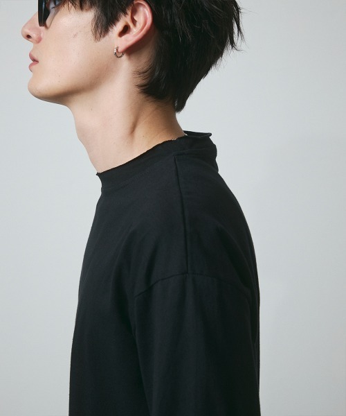 DAZE(デイズ)の「カットオフ クルーネック ロングスリーブTシャツ(Tシャツ/カットソー・メンズ・ブラック/ホワイト・SMALL/MEDIUM/LARGE)」の22枚目の写真