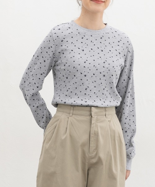 Honeys(ハニーズ)の「総柄ワッフルTシャツ(Tシャツ/カットソー・レディース・ベージュ系その他2/グレー系その他2/レッド系1/グレー系1/ブルー系1/レッド系その他2/ブラック×ベージュ/アイボリー系1・L/S/M/LL)」の10枚目の写真