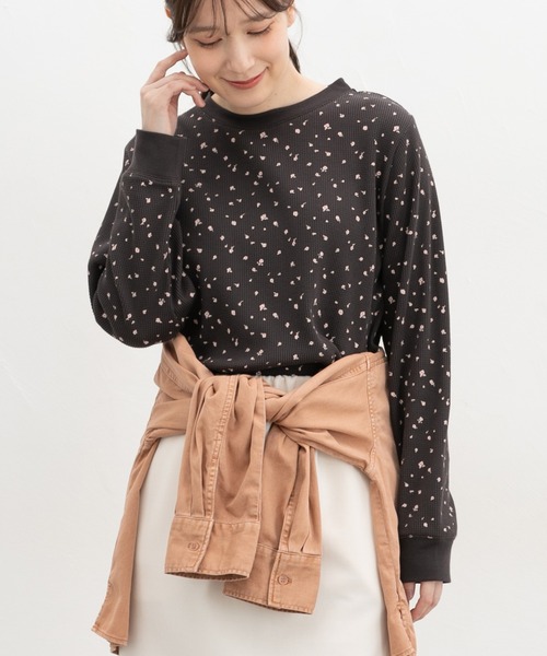 Honeys(ハニーズ)の「総柄ワッフルTシャツ(Tシャツ/カットソー・レディース・ベージュ系その他2/グレー系その他2/レッド系1/グレー系1/ブルー系1/レッド系その他2/ブラック×ベージュ/アイボリー系1・L/S/M/LL)」の14枚目の写真