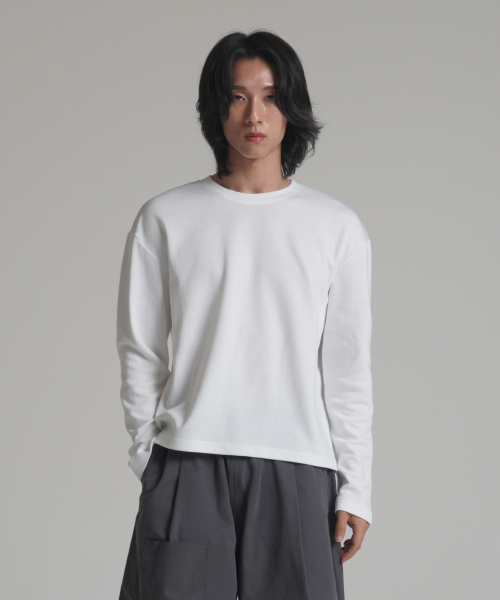 NOMING(ノミング)の「ルーズフィットクロップイージーロングスリーブ - アイボリー(Tシャツ/カットソー・レディース・アイボリー・SMALL/MEDIUM/LARGE/X-LARGE)」の1枚目の写真