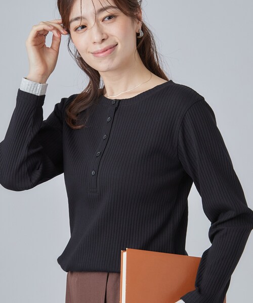 SHOO・LA・RUE(シューラルー)の「【洗濯機可/S-LL】縦ラインですっきり お袖配色リブトップス(Tシャツ/カットソー・レディース・ブラック/ライトグレー/ホワイト・04/03/02/01)」の2枚目の写真