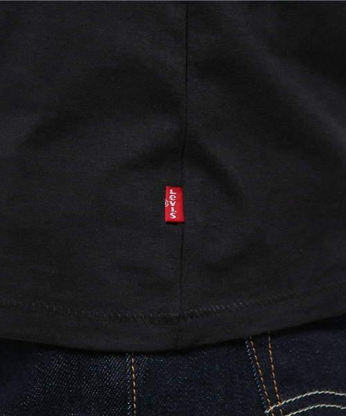 Levi's（リーバイス）の「Levi's/リーバイス バットウイングロゴ Tシャツ ブラック（Tシャツ/カットソー・メンズ・ブラック・MEDIUM/SMALL/LARGE/X-SMALL/XX-LARGE/3XL/X-LARGE）」の6枚目の写真