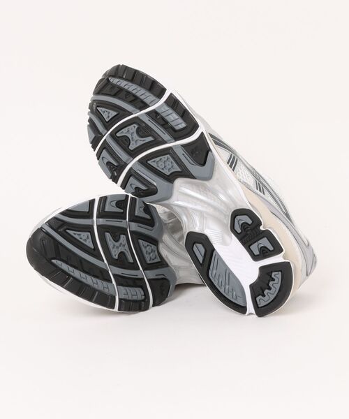 ASICS(アシックス)の「【ASICS】GEL-KAYANO 14, 110(スニーカー・メンズ・ホワイト・27cm/23.5cm/26.5cm/24cm/23cm/26cm)」の3枚目の写真