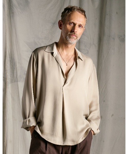 wjk(ダヴルジェイケイ)の「cupro vintage pull-over skipper shirt L/S(シャツ/ブラウス・メンズ・ブラック/ダークカーキ/ダークベージュ・X-LARGE/LARGE/MEDIUM/SMALL)」の2枚目の写真