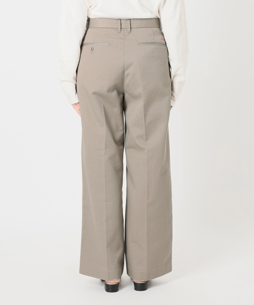 Dickies(ディッキーズ)の「Dickies/ディッキーズ SLOBE別注 タックスラックス 【洗濯機使用可能】(スラックス・レディース・チャコールグレー/ベージュ・38/36/40)」の22枚目の写真
