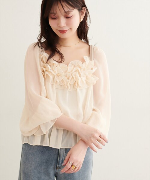natural couture(ナチュラルクチュール)の「スクエアネックフリルブラウス(シャツ/ブラウス・レディース・ピンク系その他/アイボリー・FREE)」の5枚目の写真