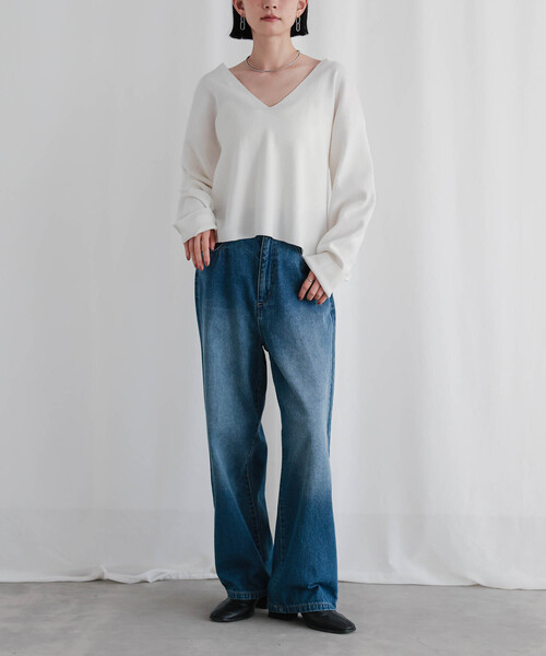 for/c（フォーシー）の「スウェットライクVネックトップス[サスティナブル]（ニット/セーター・レディース・グレー/オフホワイト/ブラック・M/L/LL）」の10枚目の写真