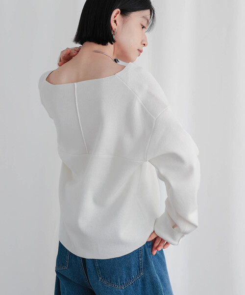 for/c（フォーシー）の「スウェットライクVネックトップス[サスティナブル]（ニット/セーター・レディース・グレー/オフホワイト/ブラック・M/L/LL）」の17枚目の写真