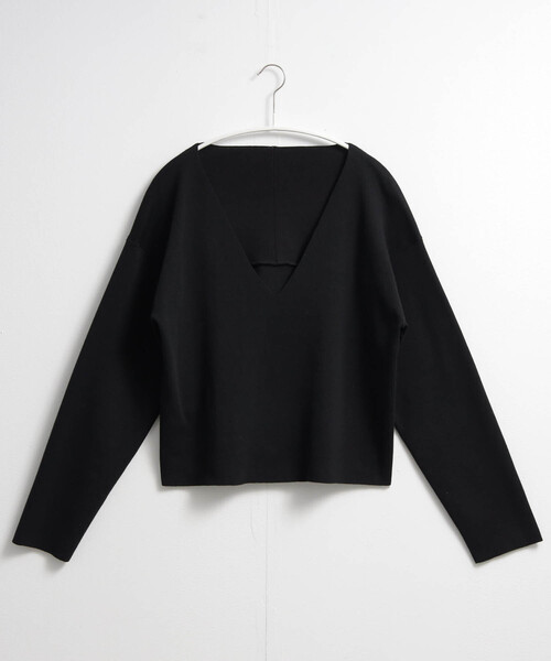 for/c（フォーシー）の「スウェットライクVネックトップス[サスティナブル]（ニット/セーター・レディース・グレー/オフホワイト/ブラック・M/L/LL）」の4枚目の写真
