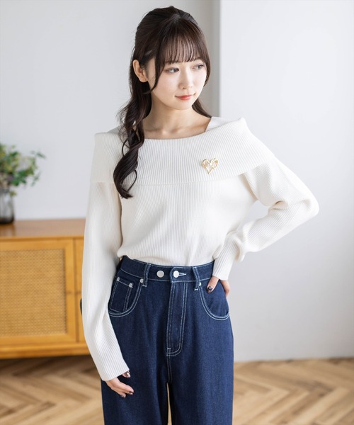 clear（クリア）の「ブローチ付きオフショルニットトップス［骨格ウェーブ／上品／デート］（ニット/セーター・レディース・アイボリー/レッド/ネイビー/グレー/ブラック/ブラウン・F）」の14枚目の写真