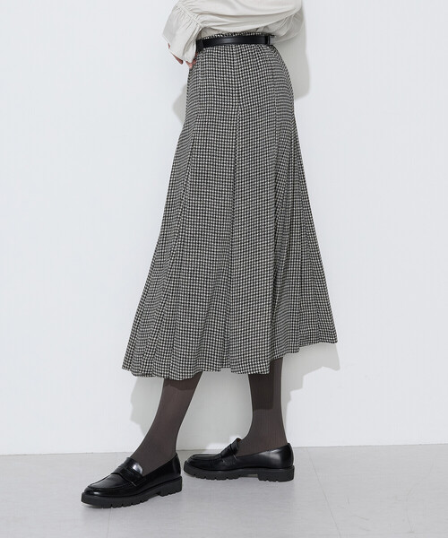 K.T KIYOKO TAKASE（キヨコタカセ）の「ヘリテージプリント ボックスタックスカート（スカート・レディース・チャコール/ブラック系その他・7号/9号）」の5枚目の写真