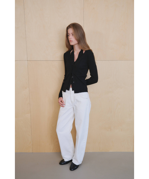 KUME(クメ)の「Relaxed Barrel-Leg Denim Pants, Ivory(デニムパンツ・レディース・その他・MEDIUM/LARGE/SMALL)」の2枚目の写真