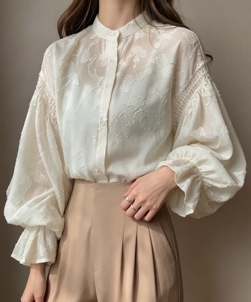 BLoomMe（ブルームミー）の「立体的なフラワー柄とフレアスリーブが華やかなシアーブラウス（シャツ/ブラウス・レディース・オフホワイト/ホワイト/ブラック・M）」の17枚目の写真