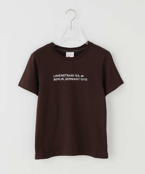 Geek Office(ギークオフィス)の「【Geek Office / ギークオフィス】BERLIN PHOTOBOOK / 002 SOUVENIR TEE(Tシャツ/カットソー・レディース・ブラウン/ブルー・SMALL)」の1枚目の写真