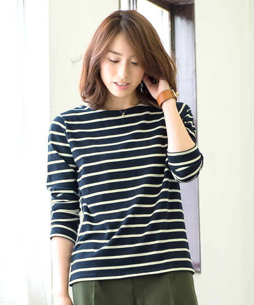 Pierrot（ピエロ）の「【しっかり生地が魅力！王道のボーダーロンT】3typeボーダー地厚カットソートップス（Tシャツ/カットソー・レディース・ネイビー/ホワイト×レッド/グレー系その他/グレー×ホワイト/ブルー系その他2/その他/ホワイト系その他/レッド系その他/トリコロール/ホワイト×ネイビー/グレー系その他2/ブルー系その他・M/L）」の8枚目の写真