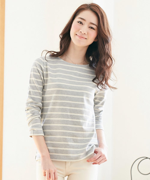 Pierrot（ピエロ）の「【しっかり生地が魅力！王道のボーダーロンT】3typeボーダー地厚カットソートップス（Tシャツ/カットソー・レディース・ネイビー/ホワイト×レッド/グレー系その他/グレー×ホワイト/ブルー系その他2/その他/ホワイト系その他/レッド系その他/トリコロール/ホワイト×ネイビー/グレー系その他2/ブルー系その他・M/L）」の6枚目の写真