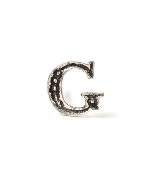 TONE SELECT GOODS（トーンセレクトグッズ）の「【925 SILVER ACC】OLDイニシャルピアスSV925(OG)（ピアス（片耳用）・レディース・K/M/N/F/S/T/A/J/Q/X/C/E/U/W/G/I/P/Y・FREE）」の6枚目の写真