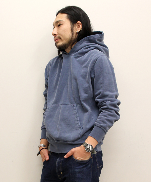 BEAMS PLUS(ビームスプラス)の「REMI RELIEF ATHLETIC / スウェットパーカ(パーカー・メンズ・ホワイト/ブラック/ネイビー・SMALL/MEDIUM/LARGE/X-LARGE)」の3枚目の写真