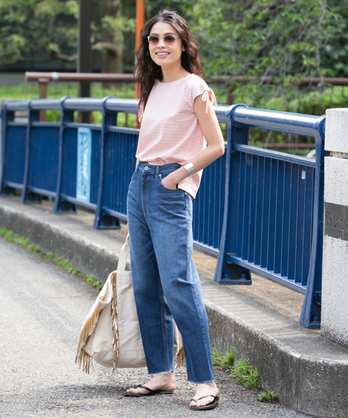URBAN RESEARCH Sonny Label(アーバンリサーチサニーレーベル)の「Sonny Label シャーリングボーダーTシャツ(Tシャツ/カットソー・レディース・ブラック/ブルー/ピンク/レッド・FREE)」の7枚目の写真