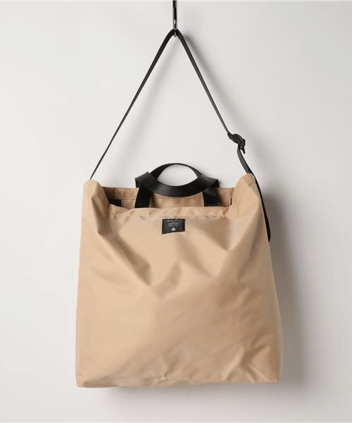 MERLOT（メルロー）の「ナイロントートバッグ2550（トートバッグ・レディース・レッド/ブラック/ベージュ/カーキ・FREE）」の8枚目の写真