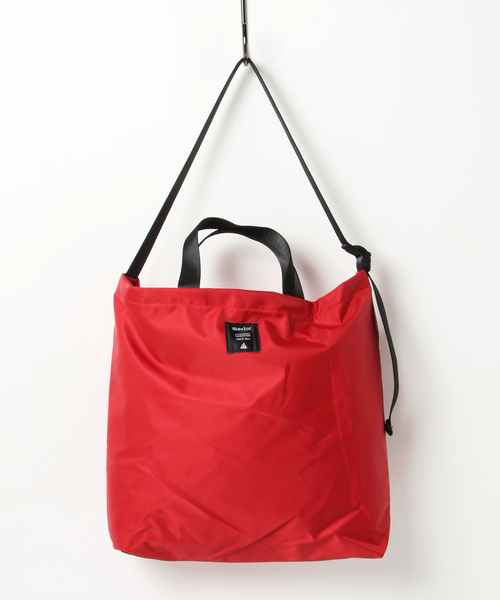 MERLOT（メルロー）の「ナイロントートバッグ2550（トートバッグ・レディース・レッド/ブラック/ベージュ/カーキ・FREE）」の4枚目の写真