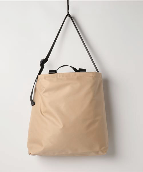 MERLOT（メルロー）の「ナイロントートバッグ2550（トートバッグ・レディース・レッド/ブラック/ベージュ/カーキ・FREE）」の5枚目の写真